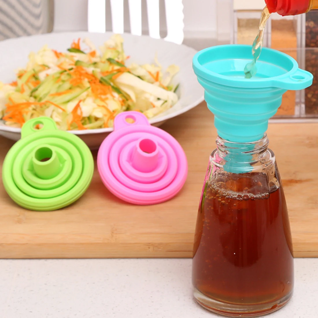 Wholesale Cooking Tools Accessories Silicone Gel Foldable Collapsible Style Funnel Hopper Portable Mini Easy to Use Random Color | Дом и сад