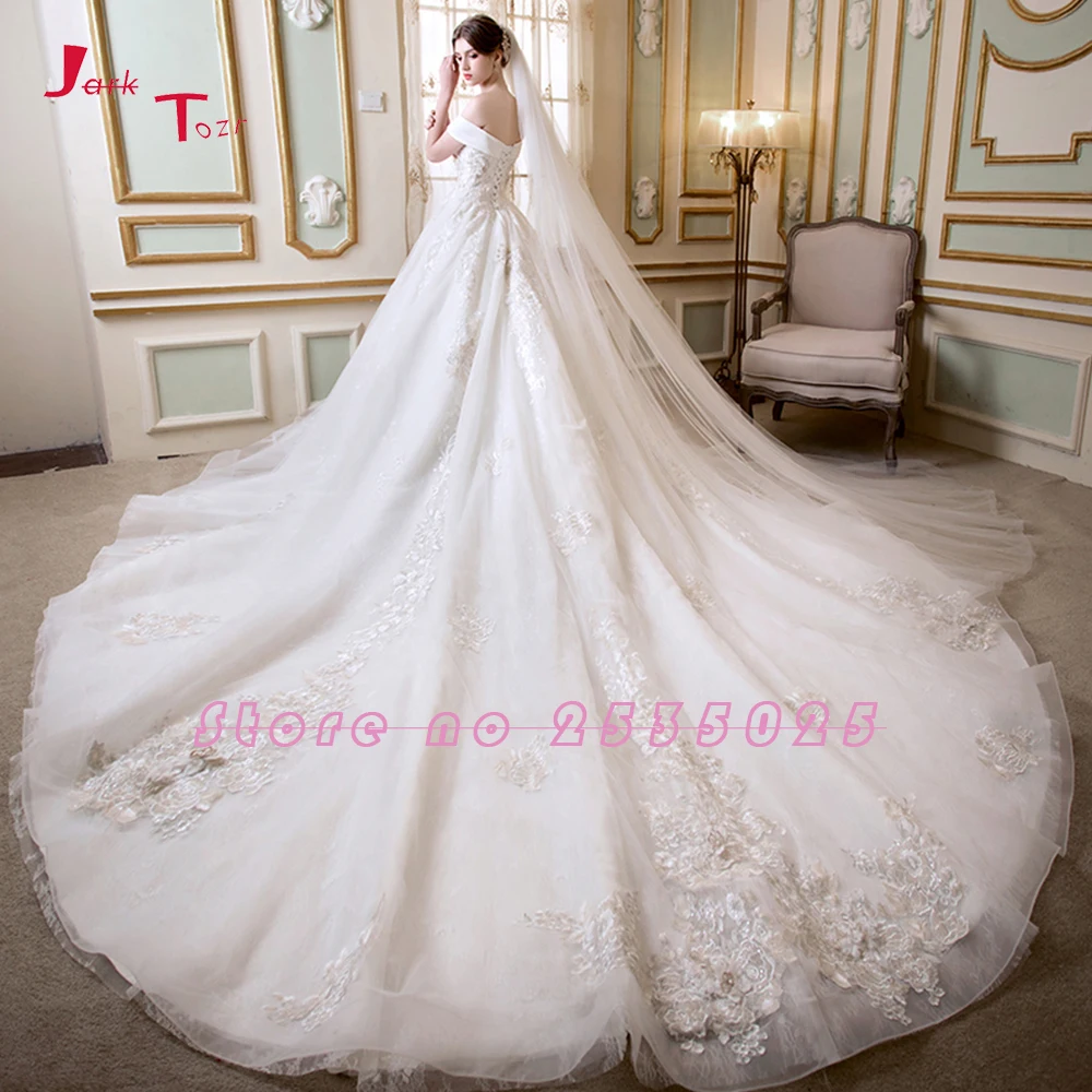 Белое свадебное платье с вуалью винтажное расшитое блестками и бисером Vestido de Noiva