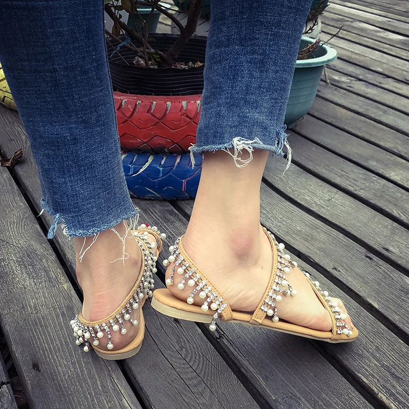 Женские сандалии на плоской подошве Новинка гладиаторы без застежки с жемчугом