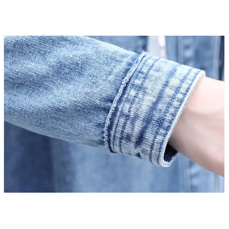 Женская джинсовая куртка с капюшоном длинная свободная однобортная надписью