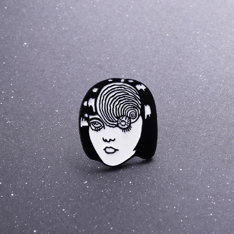 

Horror Goru Eyeball Pin Horrific Japanese Anime Comic Black White Women face Enamel Brooch Bag Shirt Clothes Lapel Pin Badge
