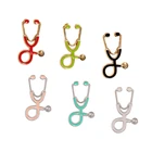 Высококачественные бриллиантовые ювелирные изделия в подарок докторской медсестры, стетоскоп с эмалью, металлические значки, джинсовые куртки, значки, булавка