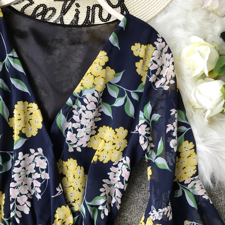 Цветочный короткий женский комбинезон с v-образным вырезом, пляжный Boho с принтом, с рюшами, сексуальный корейский элегантный шифоновый ромперы-туники, летний женский комбинезон