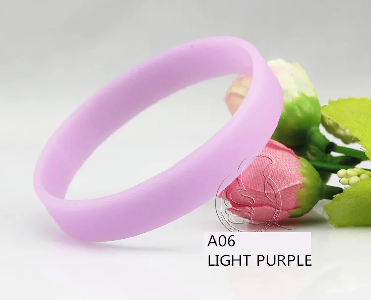 A06 LIGHT PURPLE 1 шт. спортивные силиконовые браслеты для мужчин и женщин концертные вентиляторы светящиеся полосы браслет Пара флуоресцентная мощность резиновый браслет подарки - Окраска металла: A06 LIGHT PURPLE