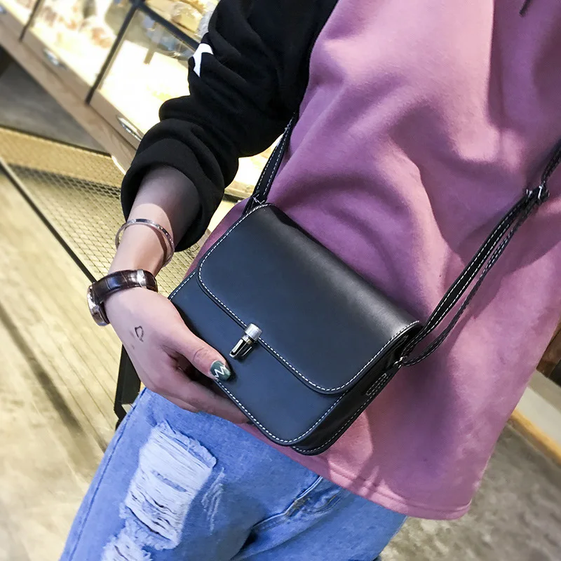 2017 Высокое Качество PU Кожаный Женщины Crossbody Сумки Мода Цвет Заклепки Дизайн