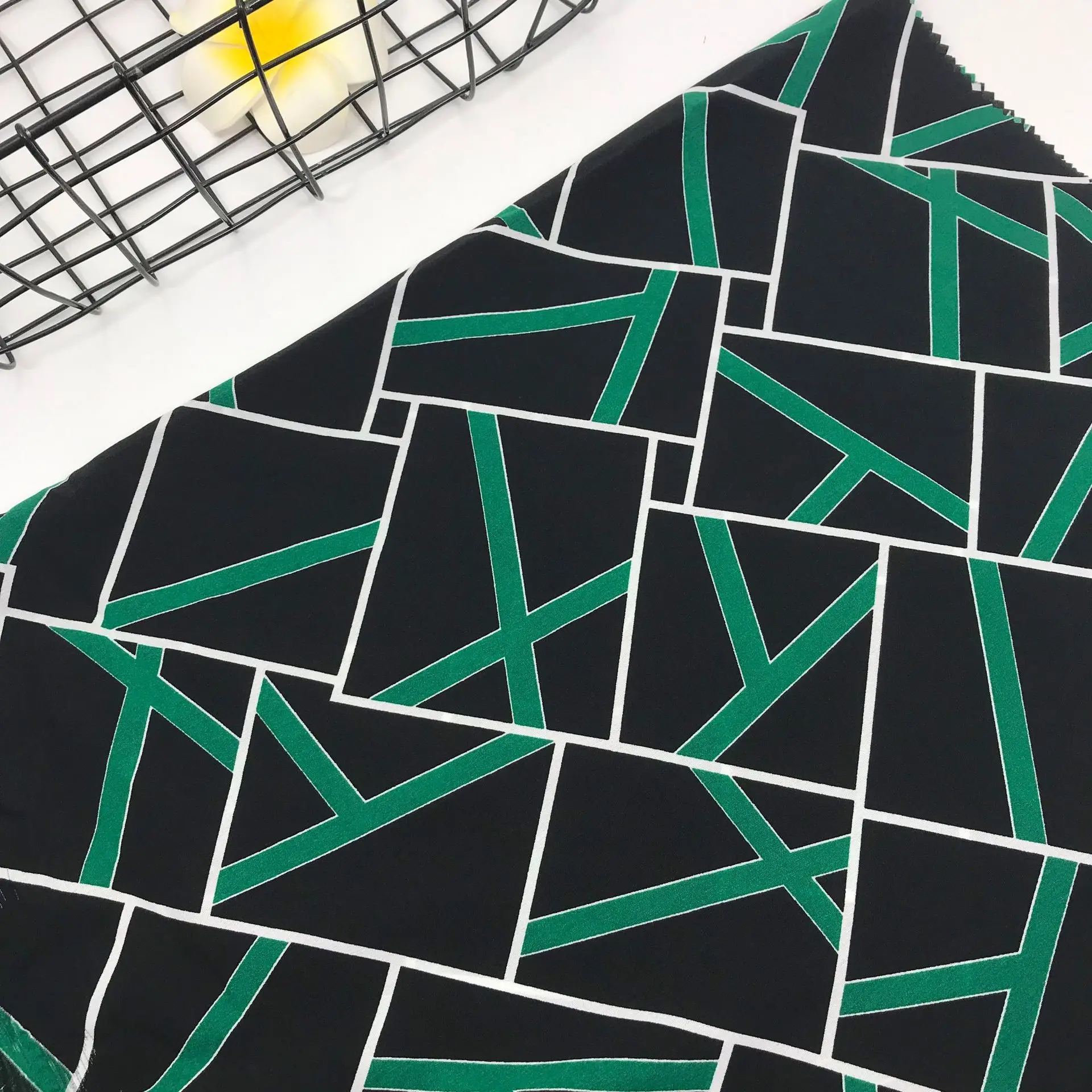 Новая шифоновая Геометрическая Печать ткань атласная стеганая текстильная