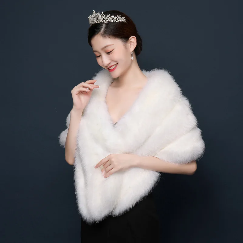 

Wedding Bride Wraps Cape Wedding Shawl Jacket High Quality Winter Faux Fur Bridal Jacket Warm PJ75
