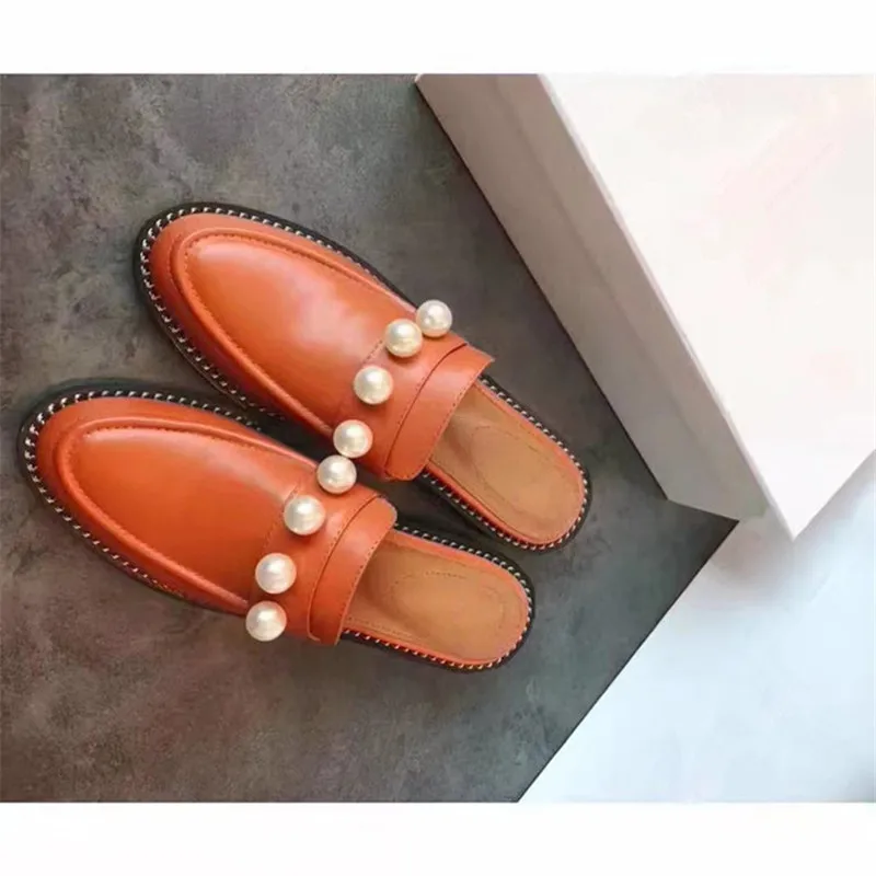 Brown Pearl Шикарные женские шлепанцы с цепочками, с круглым носком, с закрытым носком, из натуральной кожи, украшенные жемчугом, летние женские шлепанцы на плоской подошве - Цвет: Brown Pearl