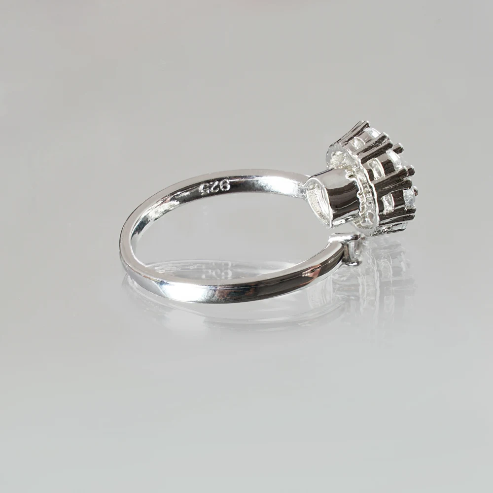 Beeroseri Сверкающее вращающееся кольцо с кубическим цирконием регулируемое