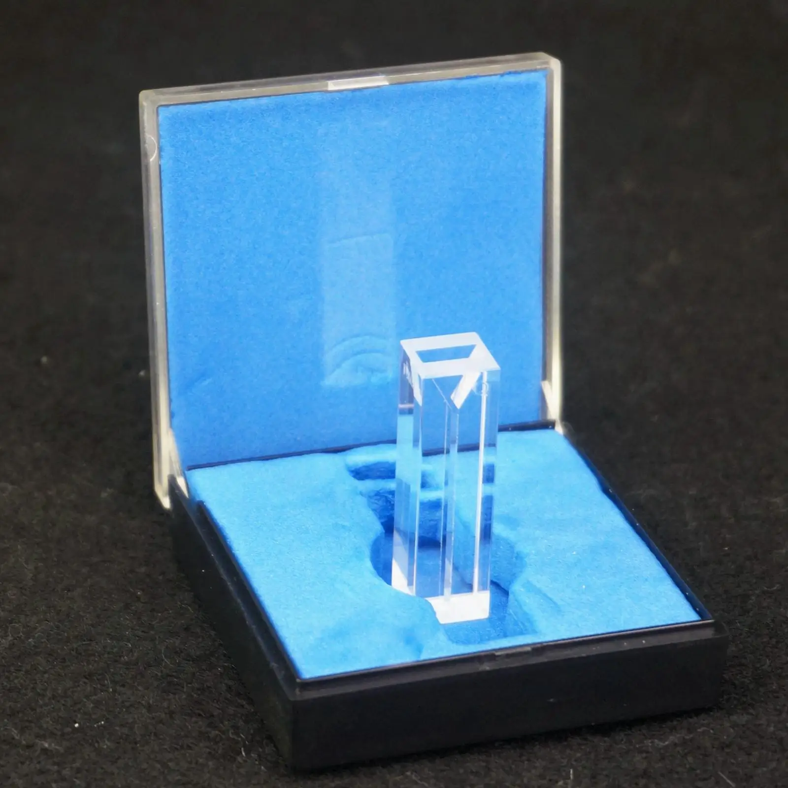 Светильник с крышкой для флуоресцентного спектрометра 10 мм 140ul 1x4 | Канцтовары