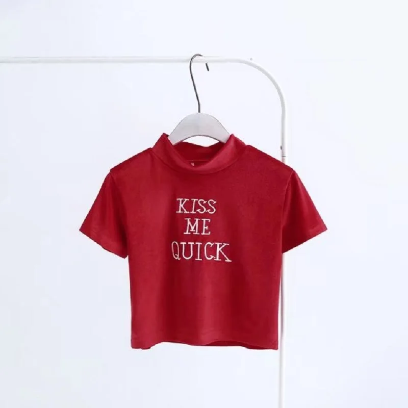 Женская футболка KISS ME красная бархатная водолазка с коротким рукавом и надписью
