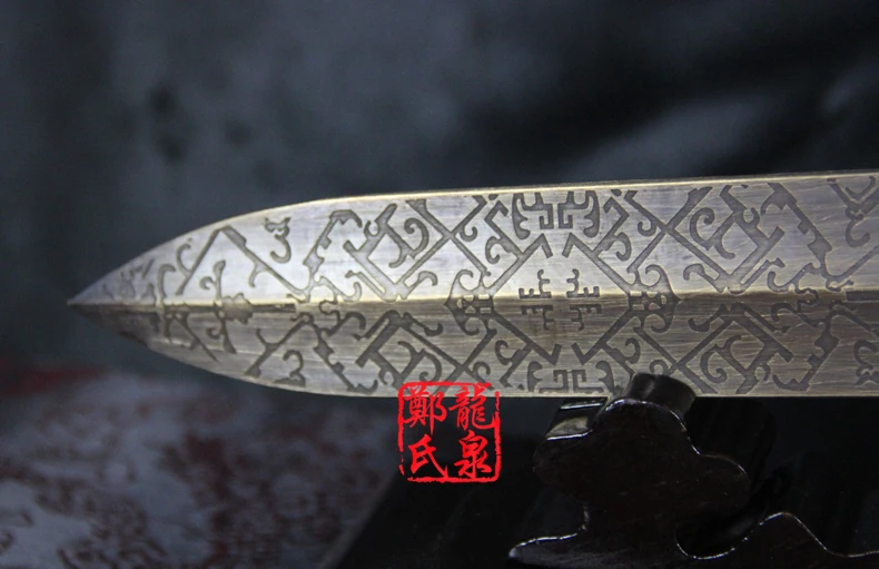 Chinese Antique Bronze Sword Straight Short Real Steel Blade Metal Craft Martial Art For Wood Stand for Free Sale | Дом и сад