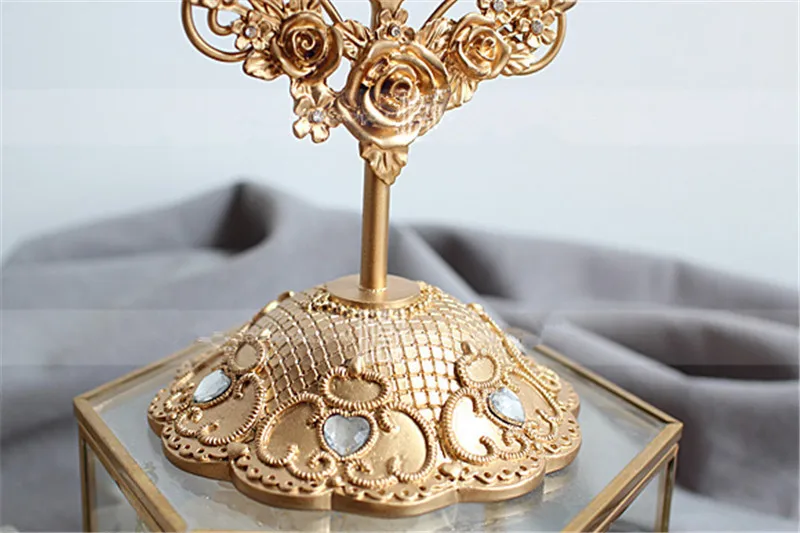 Высокое качество винтажная Золотая смола увеличенная платформа из цинкового