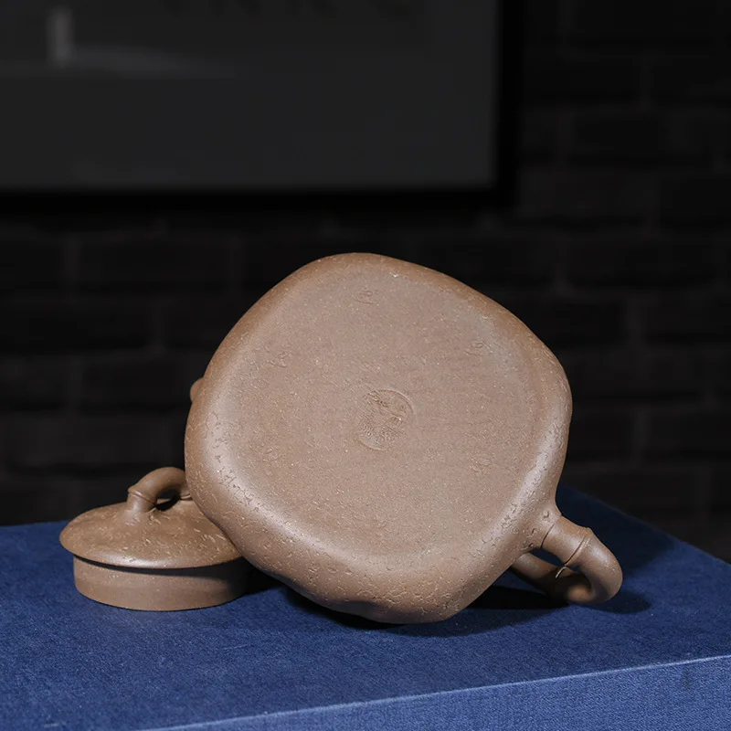 

Kitchen,Dining & Bar