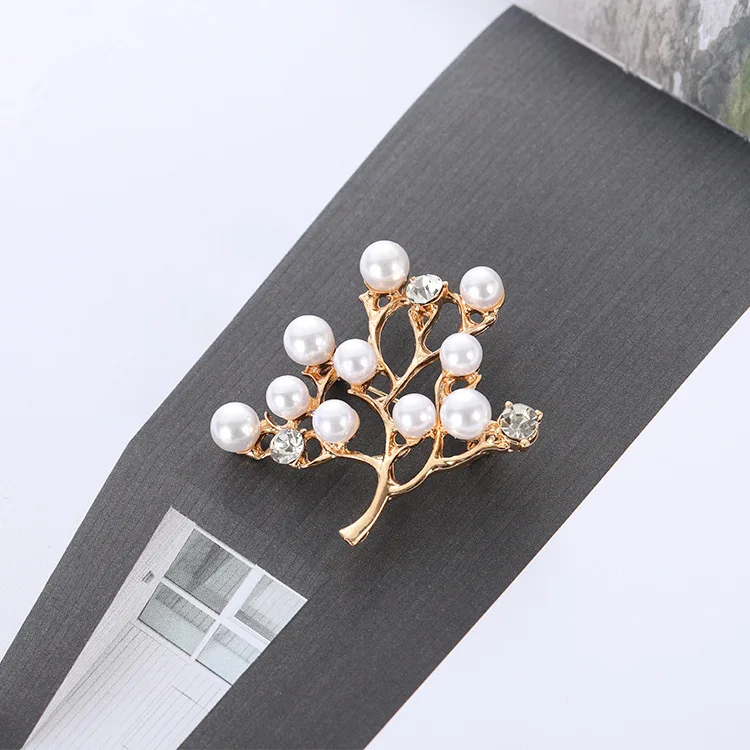 Брошь в виде ветвей и листьев с жемчугом|Броши| |