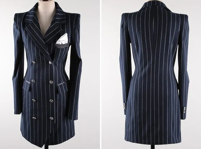 Женское платье весеннее темно-синее облегающее в полоску с длинным рукавом