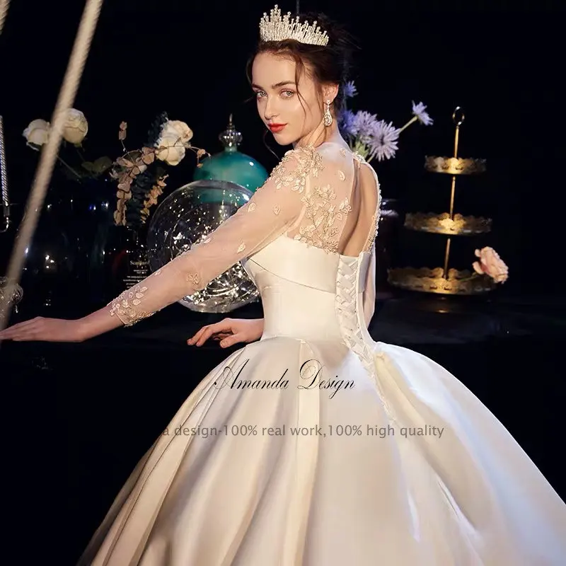 Свадебное платье с длинным рукавом и вырезом на спине | Свадьбы торжества