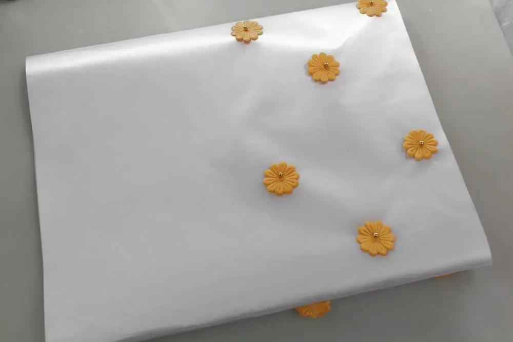 Новейший дизайн однотонный Африканский головной убор Sego с цветочной аппликацией