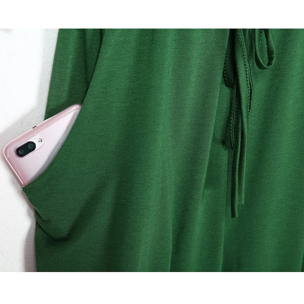 Женский комбинезон с длинным рукавом открытыми плечами и воротником-лодочкой |