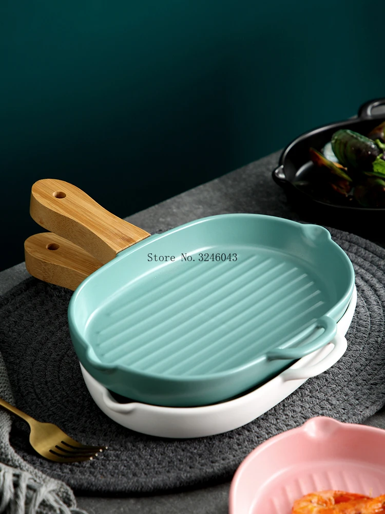 Creative large capacity baking ceramic plate Home kitchen dish with wooden handle flat plate anti-hot black pepper steak plate