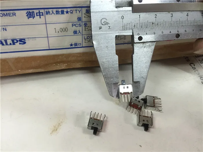 

Original new 100% toggle switch SSAB010200 3pin snap switch