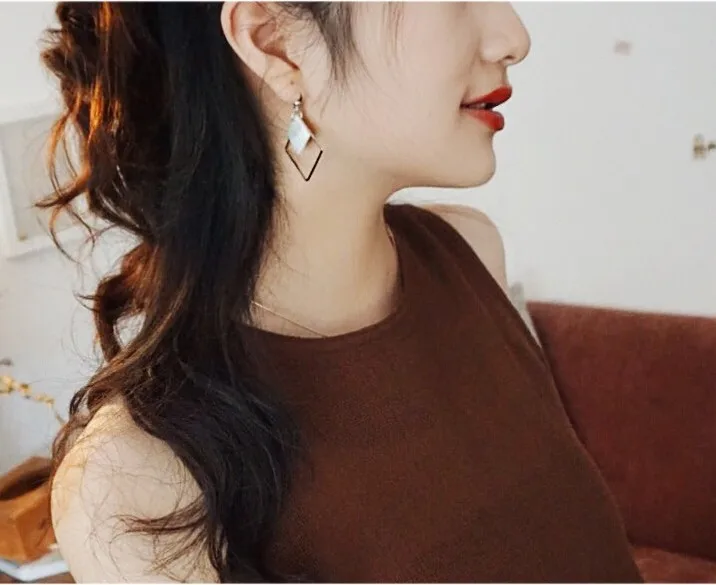 Новое поступление 2017 простые серьги в виде натуральной белой ракушки