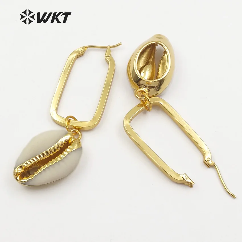 WT-E449 WKT Wholesale women dangle earrings natural cowrie shell with unique square hook gold metal plated | Украшения и