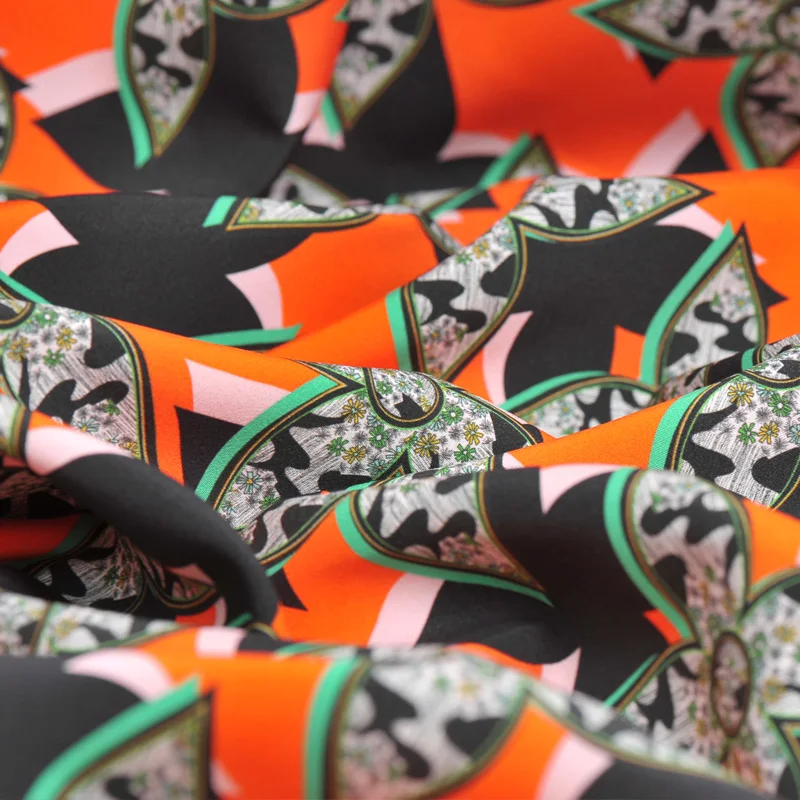 Шелковая стрейчевая Тяжелая креп-ткань 40 мм 108 см матовая шелковая ткань против