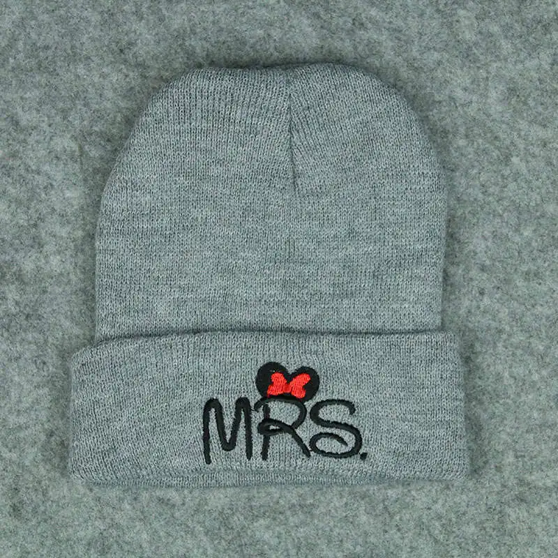 B Disney Mickey Minnie Cute Child Girl Baby Winter Warm Knit Embroidery Hood Warm wool hat - Цвет: B