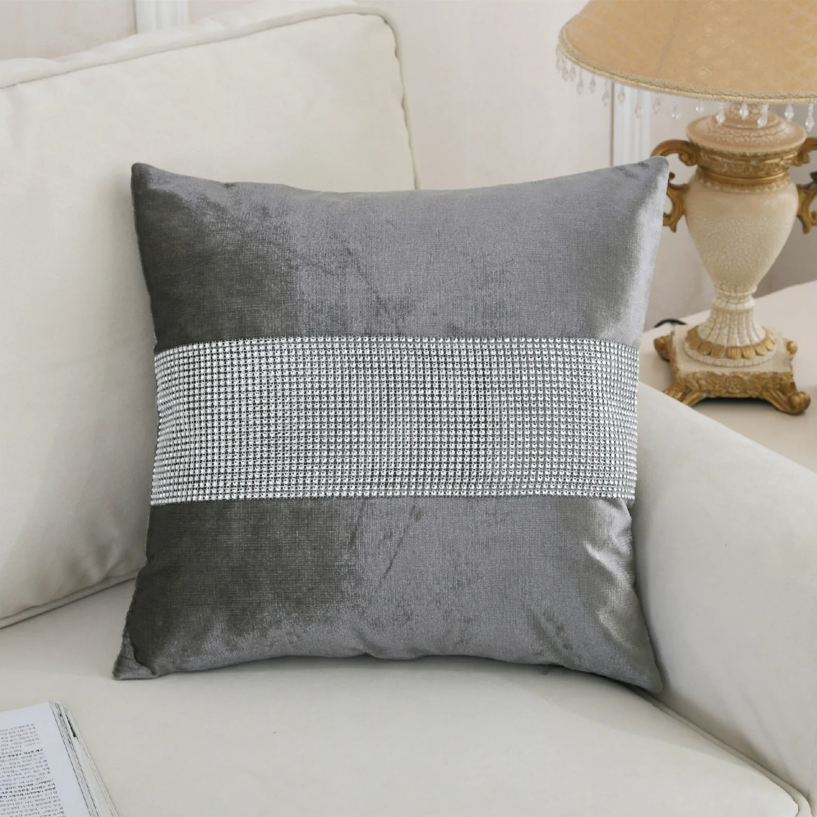 Чехол для автомобильной подушки декоративный фланелет бархатный с бриллиантами