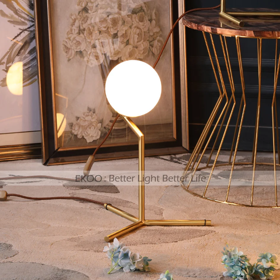 EKOO Gold Designs современная светодиодная настольная лампа, настольная лампа, абажур, стеклянная настольная лампа шар, настольная лампа для спальни, гостиной, напольная кровать