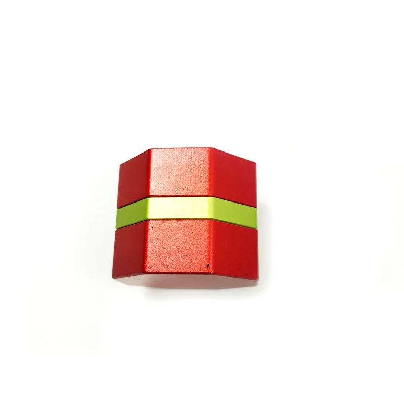 red with green Новейший бренд Cueangel многоцветные сплайсинговые магнитные держатели мела для бильярдного бассейна для шестигранных мелков Мел для снукера чехлы - Цвет: red with green