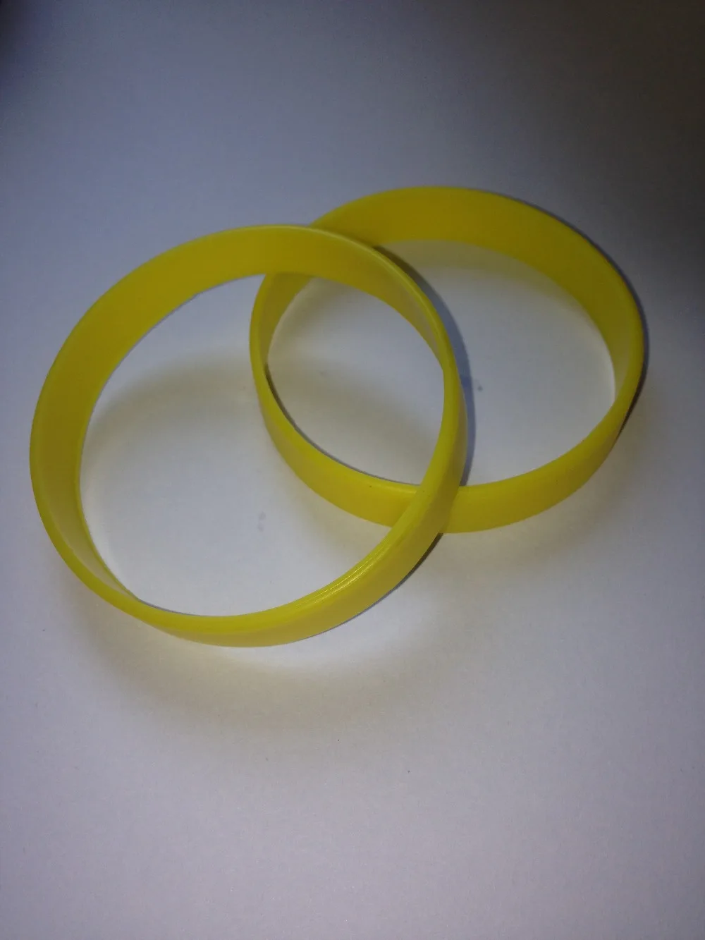 Желтый силиконовый браслет C. R без логотипа Бесплатная доставка | Украшения и