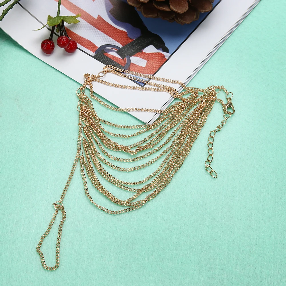 Женская обувь в уличном стиле полностью подходящая к любой одежде золотистого