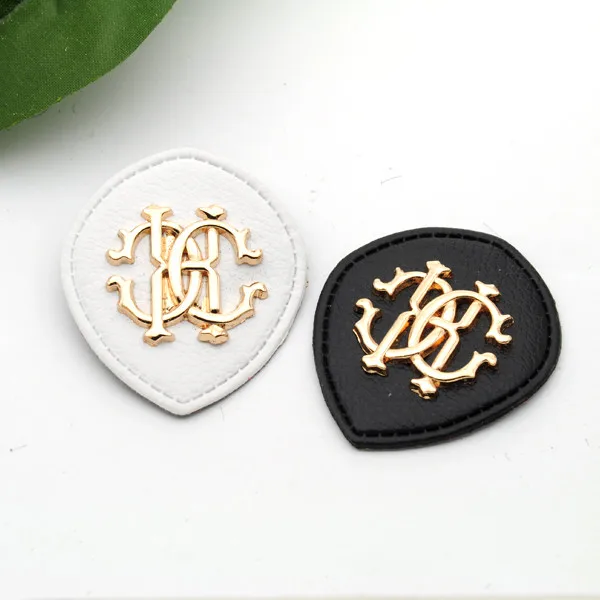 30 шт./лот искусственная кожа черного/белого цвета Пришивные значки модные
