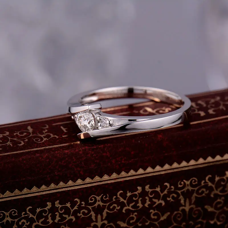 Великолепные Ювелирные изделия кольцо с бриллиантом 0 23 карат круглый