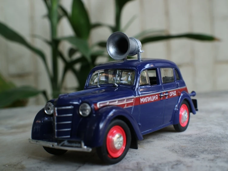Модель автомобиля из 1:43 сплава Высококачественная модель советского патруля