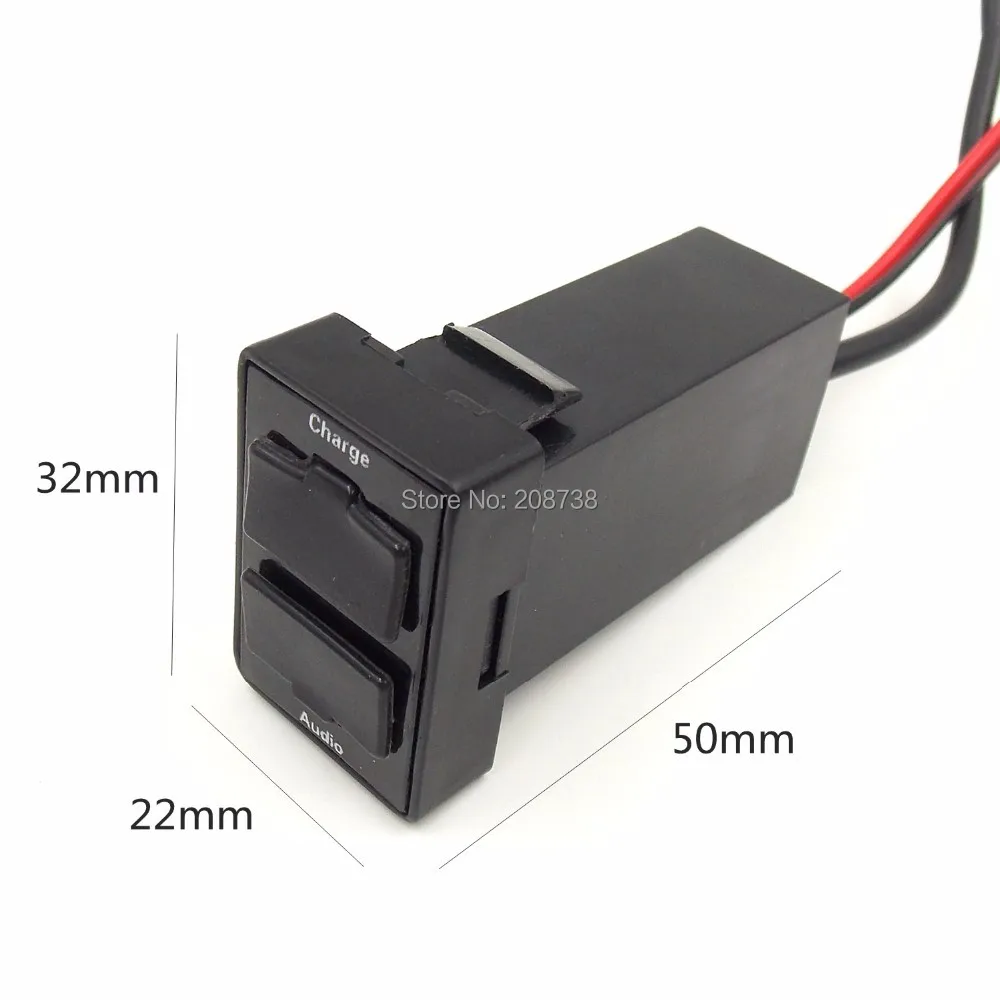 Автомобильное зарядное устройство с USB-портом 5V 2.1A и аудиовходом для TOYOTA Corolla Auris Avensis RAV4(6.8) on.