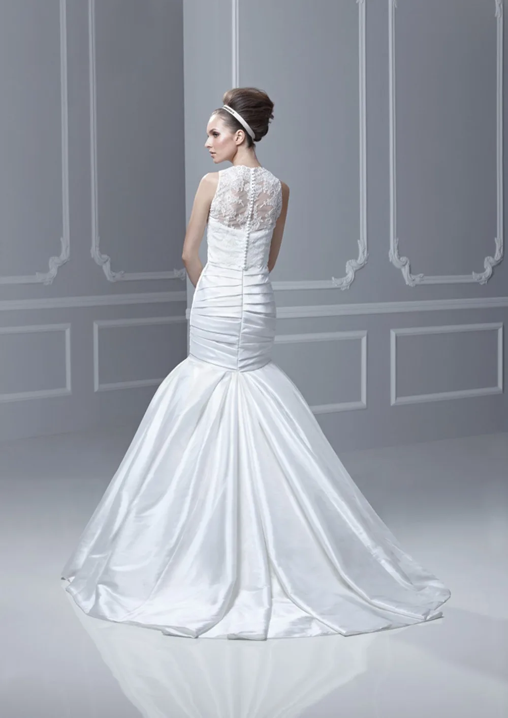 Discount 2015 New Designer Lace Bodice Sweep Train Bridal Gowns Button Covered Back High Neck Wedding Gown -muslim | Свадьбы и
