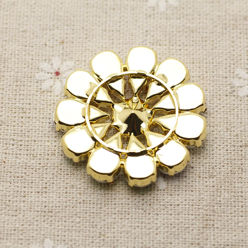 38 мм Цветок круглой формы пришить горный хрусталь с когтями установка Золотой