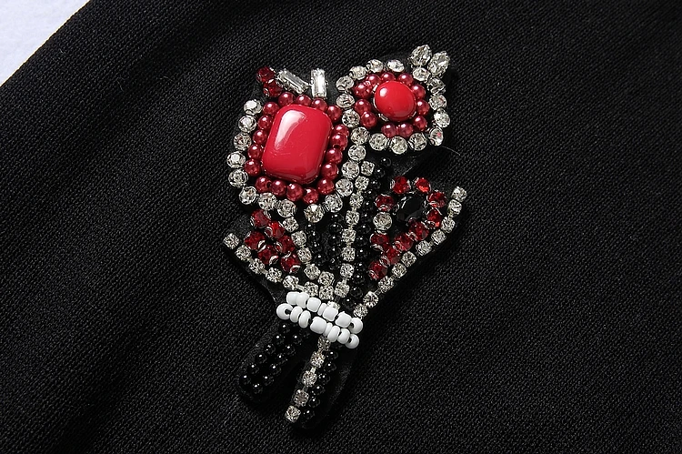 Женский вязаный костюм ALPHALMODA свитер с аппликацией букв + штаны цветами комплект