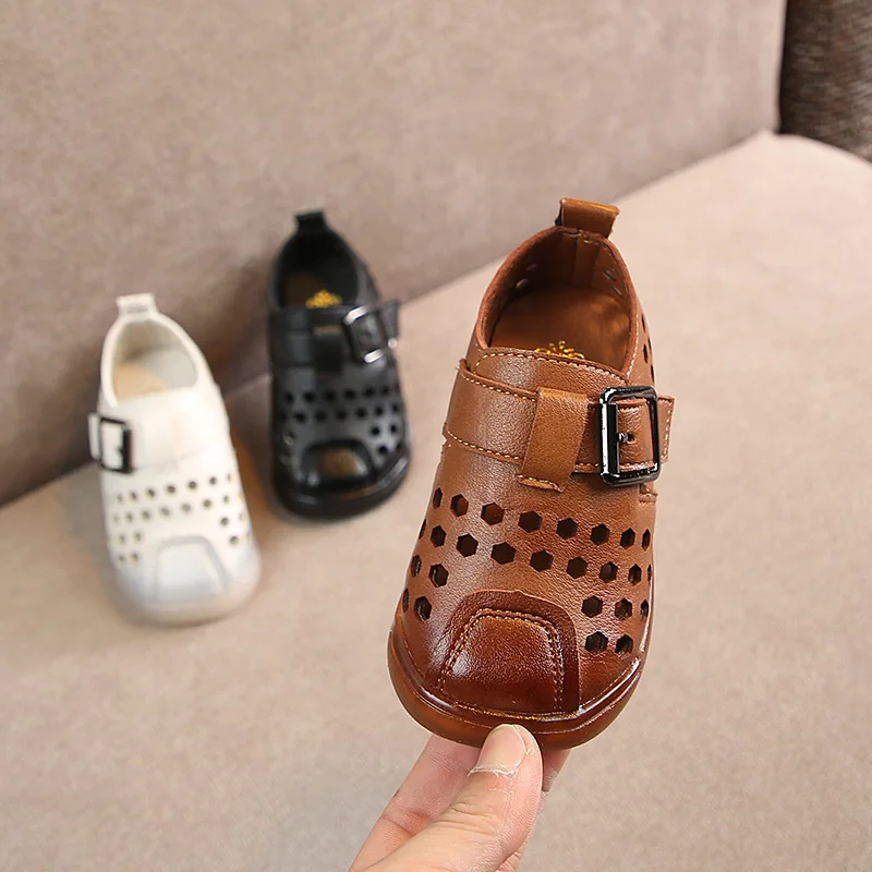 Новинка весны 2019 Детская обувь Нескользящая дышащая с перфорацией для мальчиков