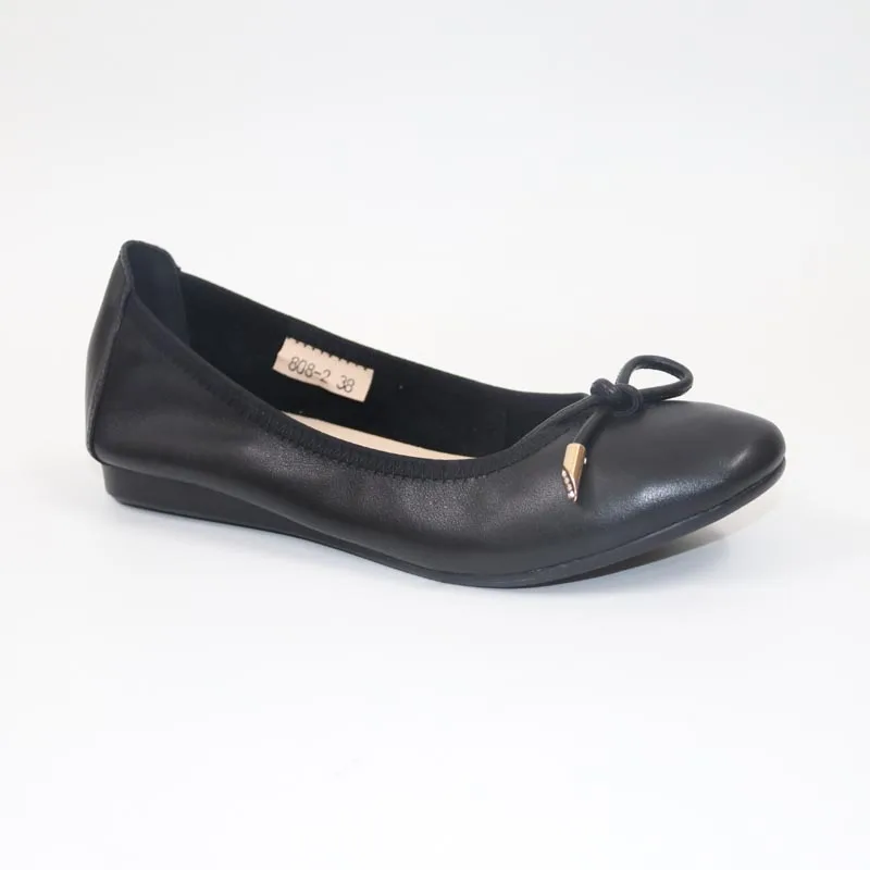 

New leather comfortable flat bottomed women shoesHigh-quality flat-soled women's shoesLeather shoesLeather Mom's Shoes