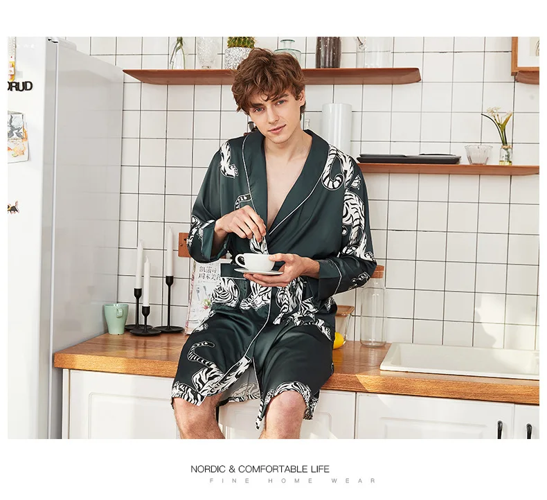 

Fashion Men's Summer Kimono Robe Bath Gown Casual Silky Home Wear Male Nightgown Sleepwear Sleepshirts Pijama Mujer L-XXL