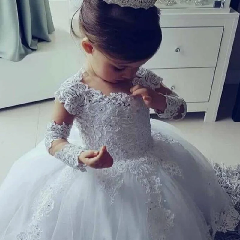 

Flower Girls Dresses Lace Appliqué Elegant Long Sleeve Gown Princess Fluffy Tulle Cute Girls First Holy Communion Dresses