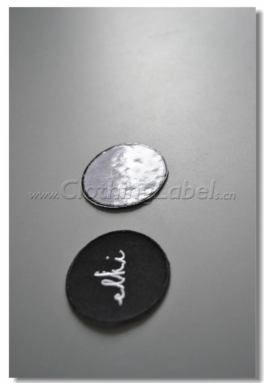 3D светоотражающие этикетки для вышивки на заказ утюг этикетке ткань из Твила. |