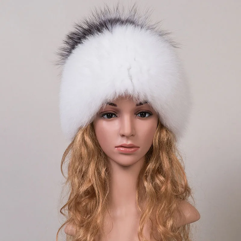 Женская шапка 100% натуральный мех лисы теплая вязаная с меховыми помпонами