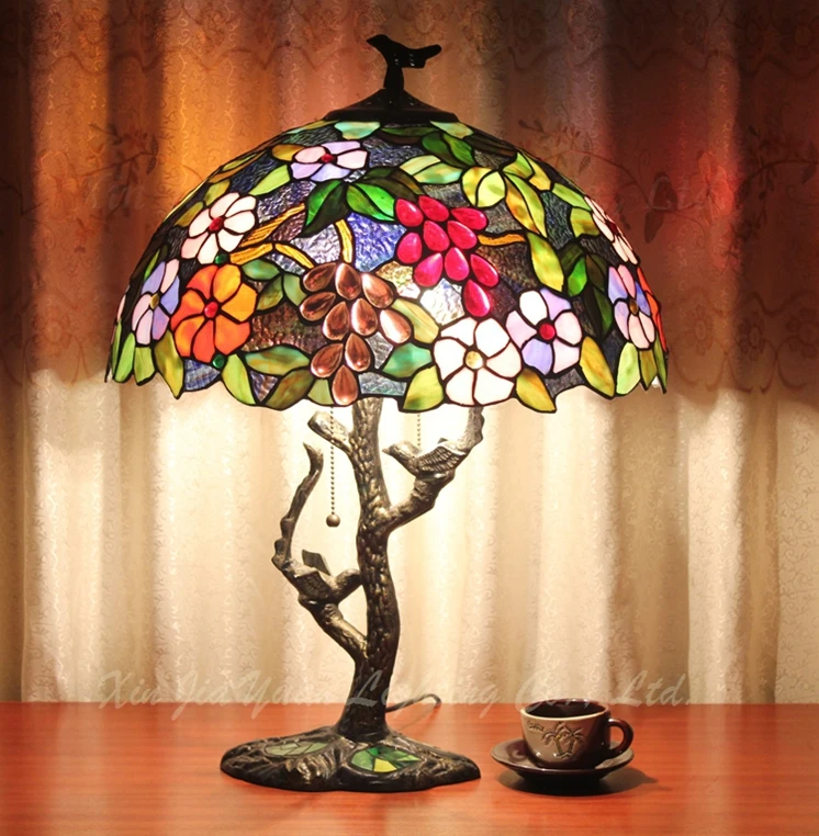 Лампа Тиффани Европейский садовый декоративный стеклянный стол планшетофон