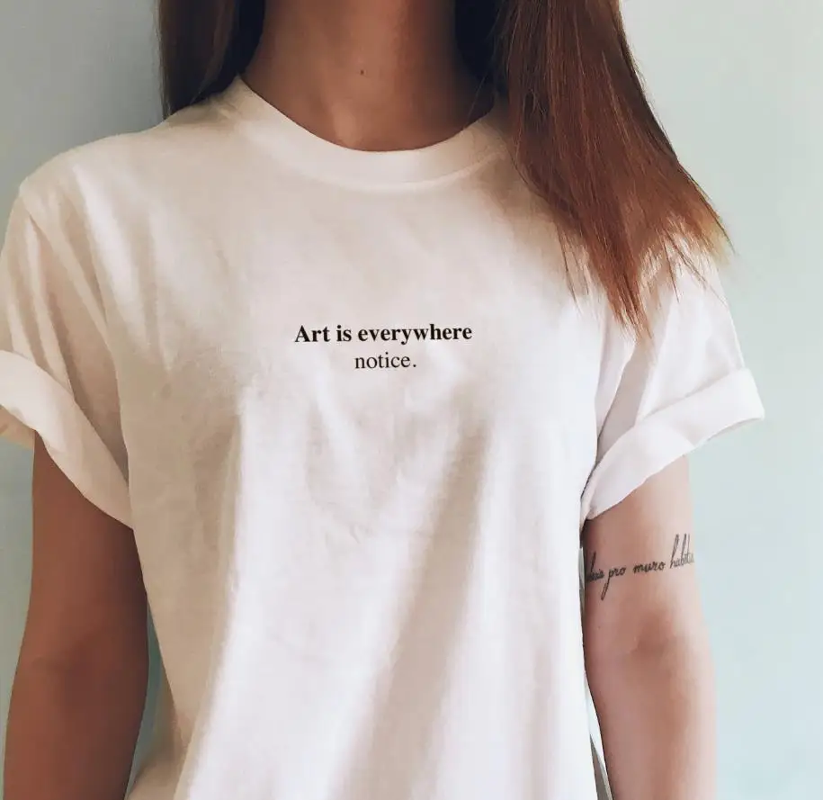 

Женская футболка из хлопка с надписью «Art is Anywhere»