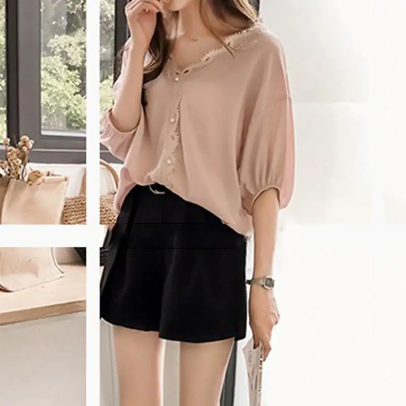 

Women Summer Half Sleeve Patchwork Crochet Lace V Neck Elegant Top Shirts Female Casual Sweet Office Ladies Blouse Shirt WS9568X